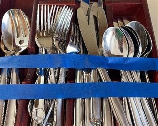 Mikasa Classico 72 pc Flatware Silverware