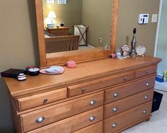 9 Drawer Dresser with Mirror