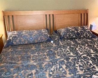 Waterford Linens Vaughn Reversible King Bed Comforter Set 