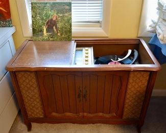 Magnavox MicroMatic Console Stereo!