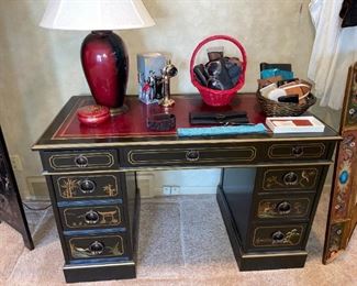 Sligh Vintage Chinoiserie Brown Leather Top w/Gold Leafing Desk/Vanity!