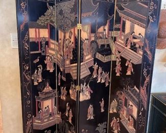 Beautiful Vintage Asian Hand Carved Wood Screen/Room Divider!