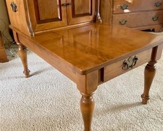 Ethan Allen Baumritter maple stepped end table with drawer, storage and handles