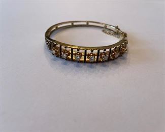 Bracelet with ruby and diamonds.