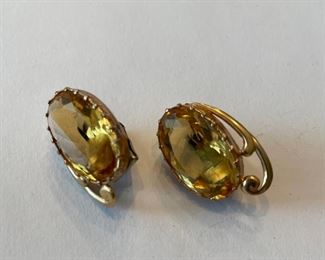 Citrine and gold earrings.