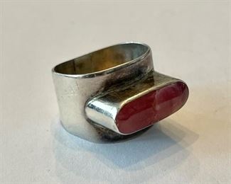 Sterling silver and rose quartz ring.