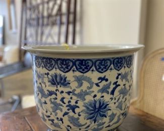 Blue & White Cachepot. Photo 1 of 2.