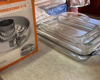 Pyrex casserole dishes and mold