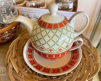 Harry & David stacking teapot for one