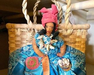 Fun vintage straw purse