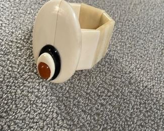 Bakelite Art Deco Ring.