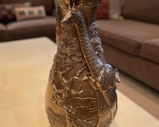 Zawadi cold cast bronze giraffe vase. Photo 1 of 3.