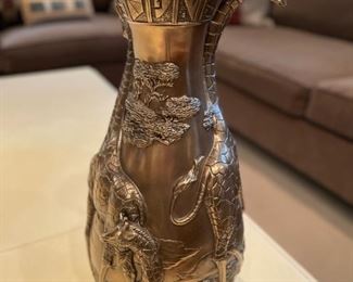 Zawadi cold cast bronze giraffe vase. Photo 2 of 3.