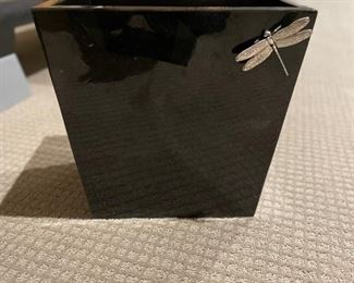 Black bathroom accessories. Photo 3 of 3.