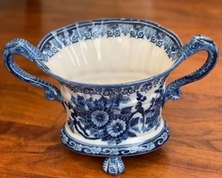 Antique Makkum Blue & White Porcelain cachepot. Photo 1 of 2.
