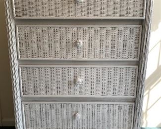 Wicker chest of drawers 