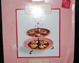 TIERED VALENTINE STAND