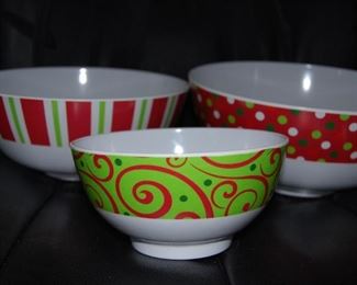 MELMAC SERVING BOWLS WITH  MATCHING TRAYS FOR HOLIDAY ENTERTAINING.  TRAYS IN NEXT PIC