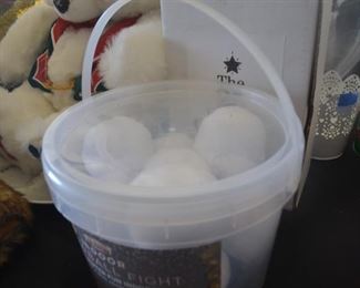 INDOOR SNOWBALL FIGHT KIT