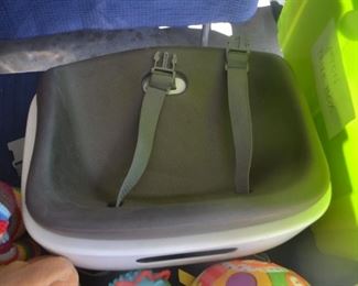 KIDS BOOSTER SEAT