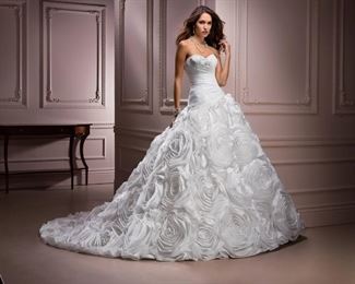 ELODIE WEDDING DRESS BY DESIGNER MAGGIE SOTTERO