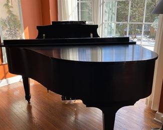 Kawai Grand Piano in Ebony Finish. KG - 1E. Serial N0: 1970843. 5'4". 1990. Photo 1 of 6.