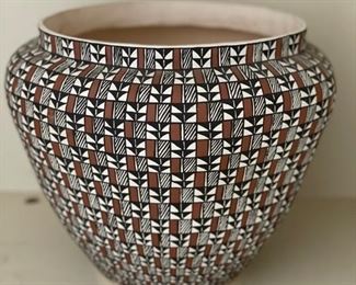 Stevens Pottery, Acoma, New Mexico. Photo 1 of 2.