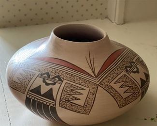Rayvin Nampeyo Ceramic Bowl. Photo 1 of 2.