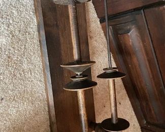 . . . a thread/string holder