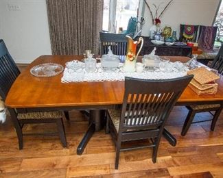 Crate & Barrel Table & 6 Chairs (w/leaf)