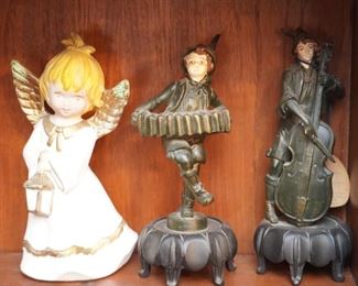 PORCELAIN AND METAL FIGURINES 