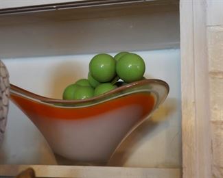 THICK GLASS FRUIT BOWL 