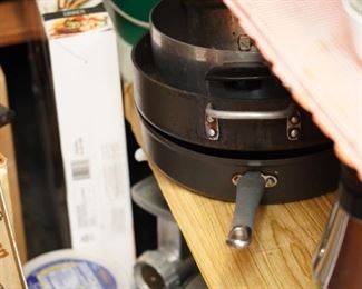 MORE KITCHEN POTS AND PAN 