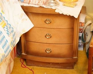 VINTAGE NIGHSTAND 