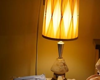 VINTAGE LAMP 