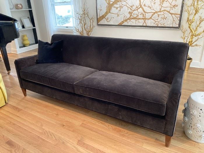 cait-s-high-end-oakbrook-estate-sale-50-off-starts-on-2-18-2022