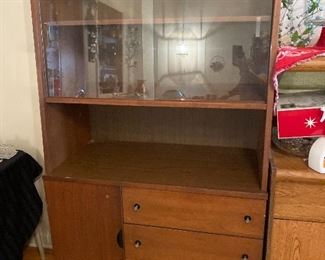 Walnut MCM hutch, Stanley Furniture