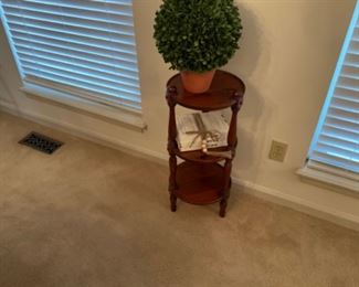 SMALLER SIDE TABLE