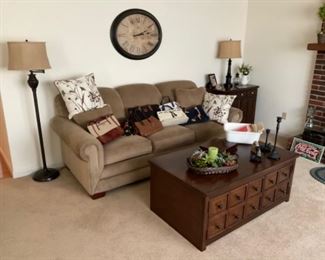 COZYZY UP AND TAKE A NAP IN THIS ROOM.