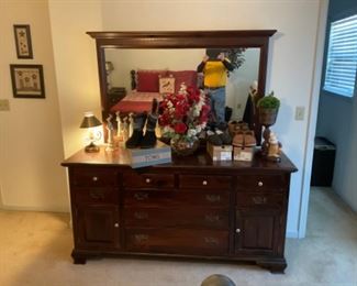 ETHAN ALLEN DRESSER