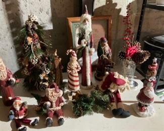 CUTE SANTA COLLECTIBLES