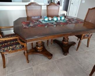 Ethan Allen Dining Table with 6 Chairs