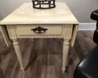 Ethan Allen Drop Leaf Accent Table