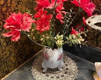 Floral vase with flowers.