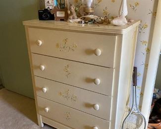 Small chest of drawers.