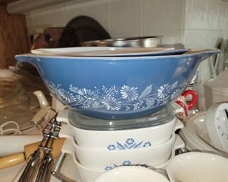 Vintage Pyrex set