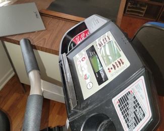 Recumbent exercise bike