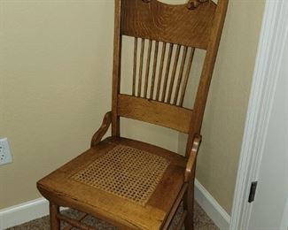 Wicker bottom dinning chair