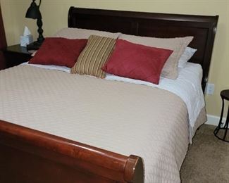 Queen slay bed and mattresses 