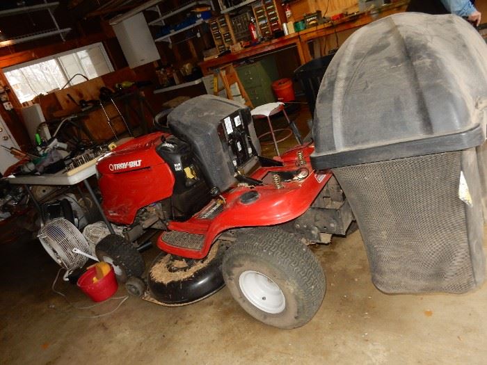 Really nice Troy-Bilt w/bagger